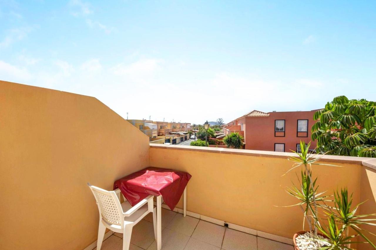 Remarkable 2-Bed House In Arona 아로나 외부 사진