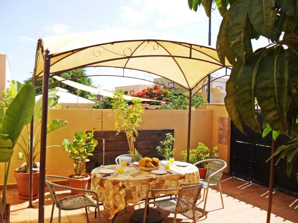 Remarkable 2-Bed House In Arona 아로나 외부 사진