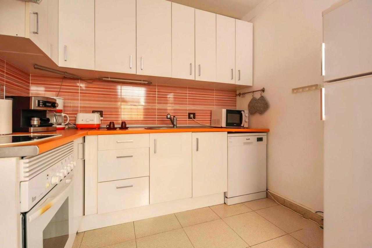 Remarkable 2-Bed House In Arona 아로나 외부 사진