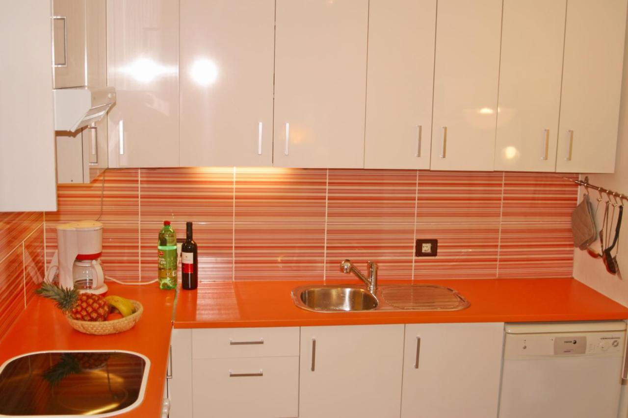 Remarkable 2-Bed House In Arona 아로나 외부 사진