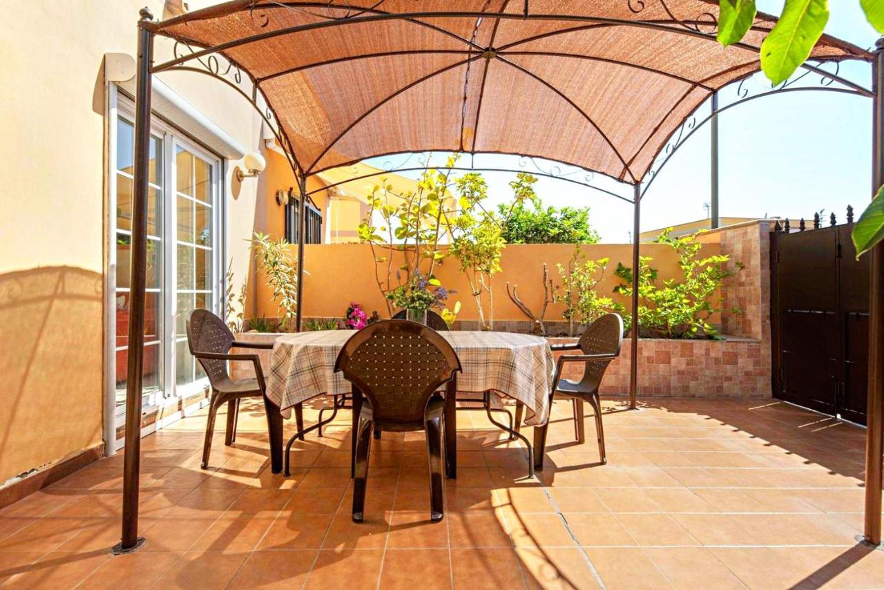 Remarkable 2-Bed House In Arona 아로나 외부 사진